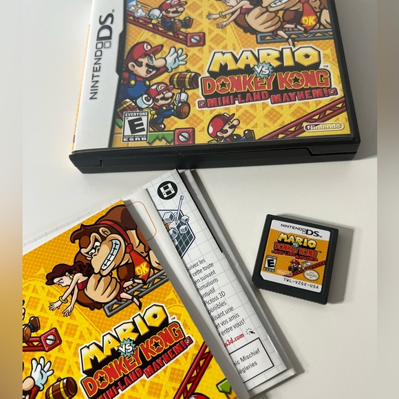 Mario vs. Donkey Kong: Mini-Land Mayhem (Nintendo DS, 2011) Manual Dsi Lite - Picture 1 of 3